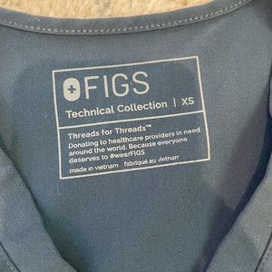 Figs scrub top